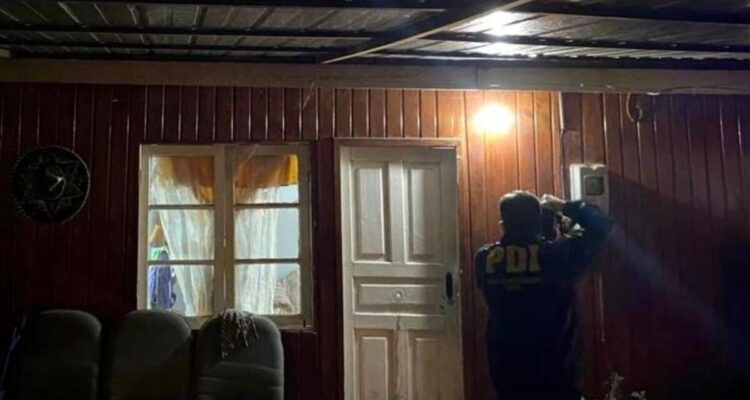 Muere adolescente de 16 años mientras manipulaba cargador de celular en ...