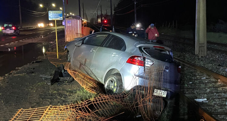 Al menos 4 personas lesionadas deja grave colisión entre Biotrén y un vehículo menor en Coronel
