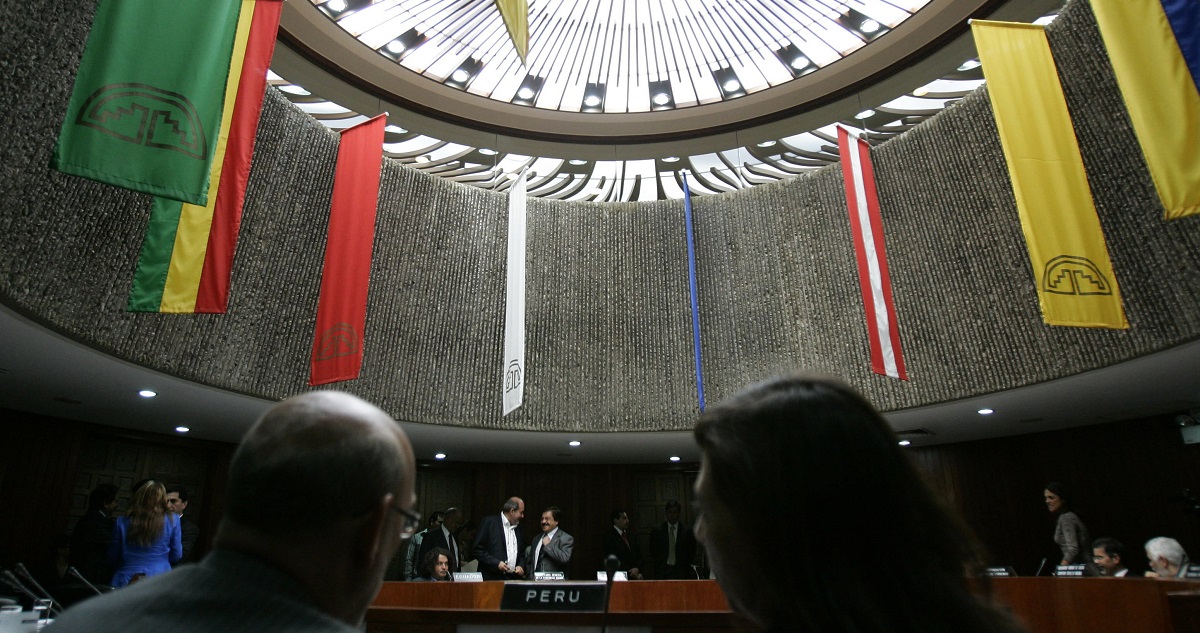Sesión de la CAN.