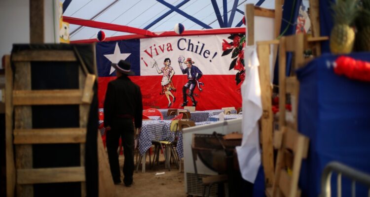 Bloqueo de Pase de Movilidad y filas: llaman a rezagados a vacunarse de cara a Fiestas Patrias