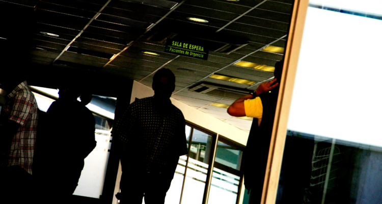 Seremi de Salud clausura provisoriamente posta de Tumbes por irregularidades en alcantarillado.