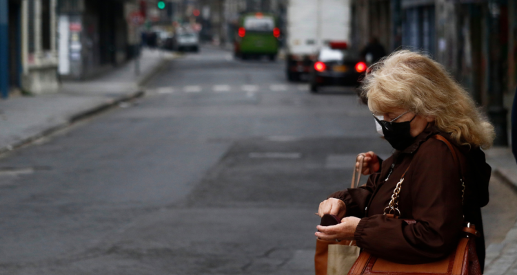Precio de pasaje de buses en Valdivia subiría en $150: senador Flores llamó a Gobierno a evitar alza