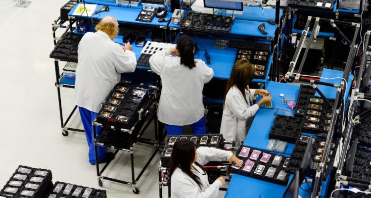 La producción industrial en EEUU reporta mejor cifra y da un respiro a la economía