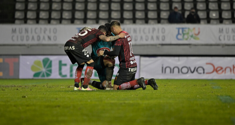 Rangers de Talca venció en un accidentado partido a Deportes Temuco.