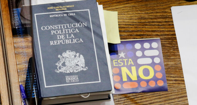 Partidos de Chile Vamos continuarán al margen del Rechazo en medio de intentos por comando unido