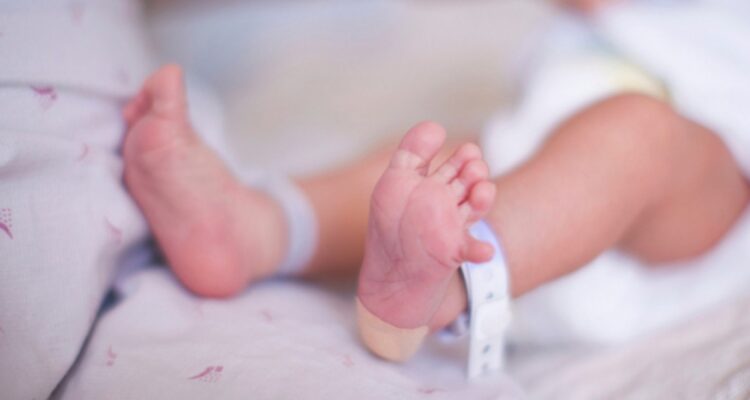 22° Juzgado Civil de Santiago condenó al Servicio de Salud y hospital por negligencia en atención de parto