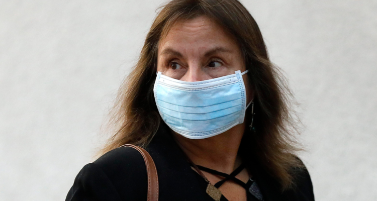 Renuncia ministra Jeanette Vega tras revelarse llamado por encargo a Llaitul