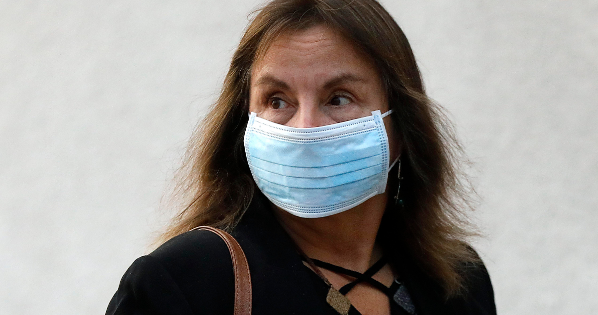 Renuncia ministra Jeanette Vega tras revelarse llamado por encargo a Llaitul