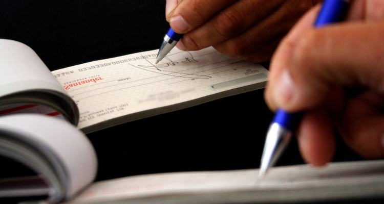 Reos coordinaban venta ilegal de autos desde la cárcel de Osorno: eran comprados con cheques robados