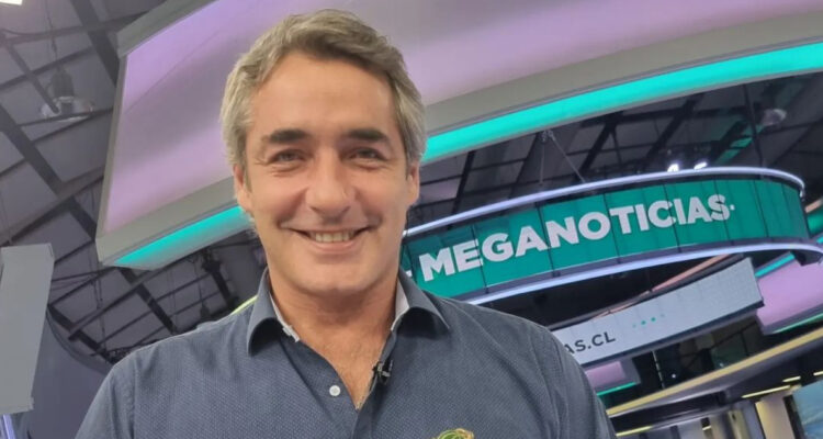 José Luis Repenning en el set de Mega Noticias. El periodista renunció a Mega esta semana.