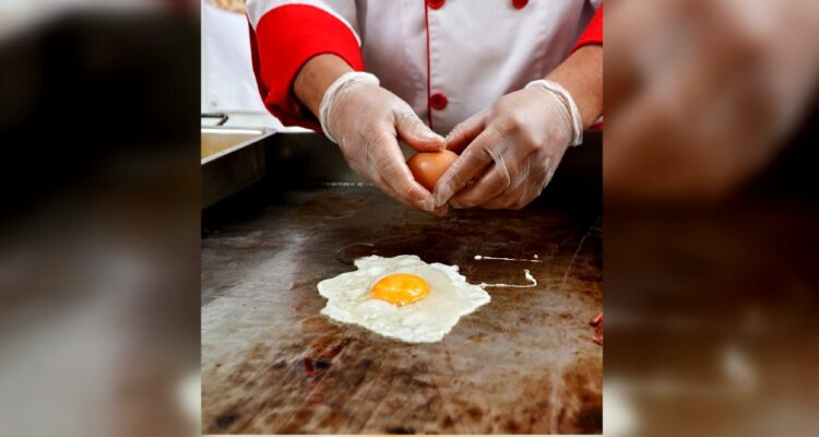 Porciones más pequeñas en restoranes y otros ajustes: Banco Central detalla impacto de la inflación