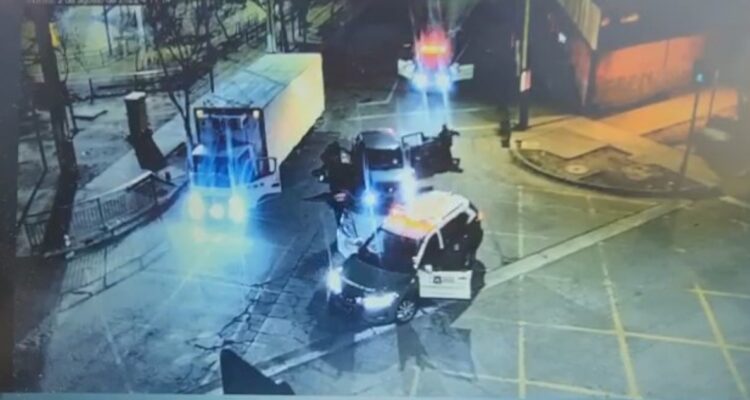 Con detenidos culmina asalto a camión en Puente Alto