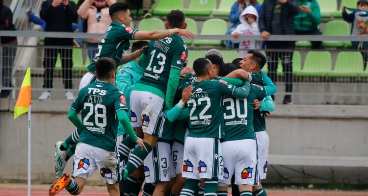 Santiago Wanderers sumó dos títulos a su palmarés.