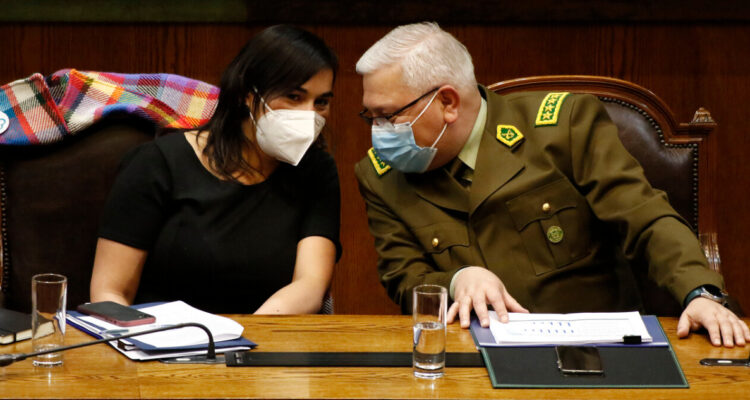 Siches: “Carabineros es una entidad autónoma y esperamos avanzar a mayor poder civil sobre policías”