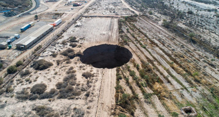 Socavón en Tierra Amarilla