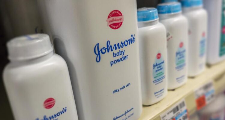 J&J suspenderá venta de talco para bebés en el mundo tras demandas que lo vinculan con el cáncer