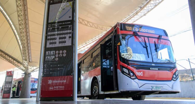 Así funcionará el transporte público en Santiago para el plebiscito: revisa los servicios gratuitos