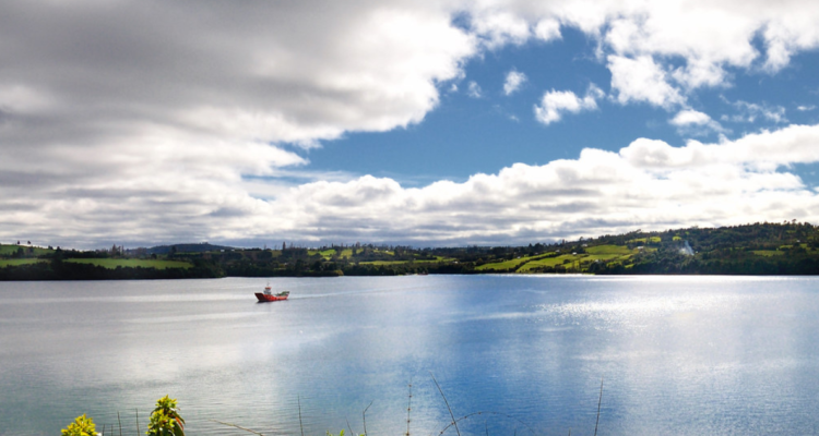 Tras problemas de conectividad: Gobierno dispone tercera nave en canal Yal en isla Lemuy