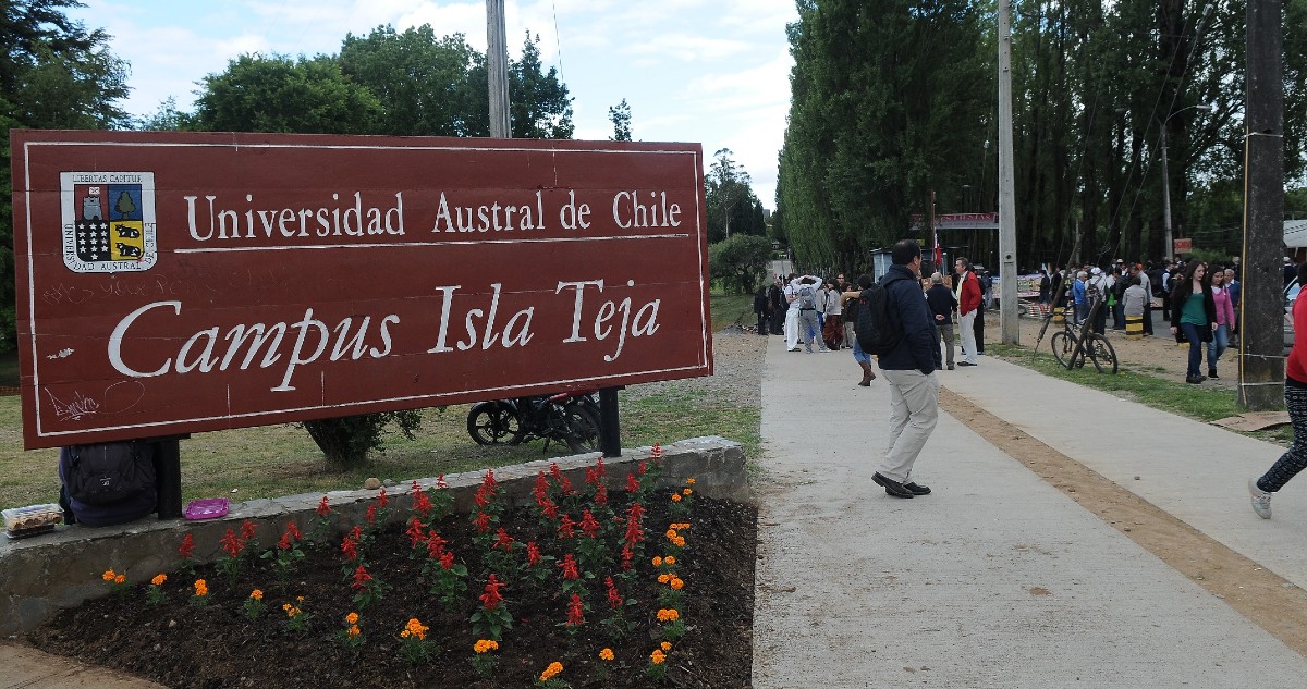 Universidad Austral posterga el inicio del segundo semestre ante huelga de docentes y trabajadores