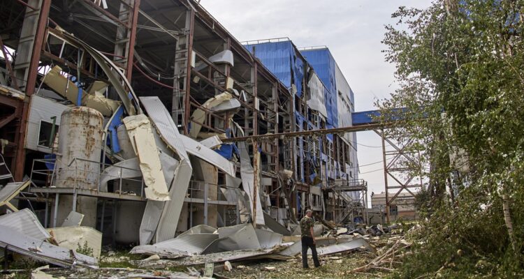 Renuncia encargada de AI en Ucrania tras polémico informe: “Sirve a la propaganda rusa”