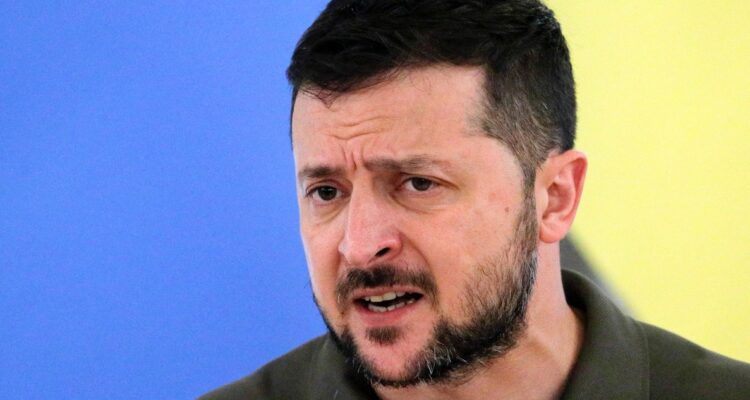 Zelenski amenaza con romper el diálogo si Rusia enjuicia a los ucranianos que tiene cautivos