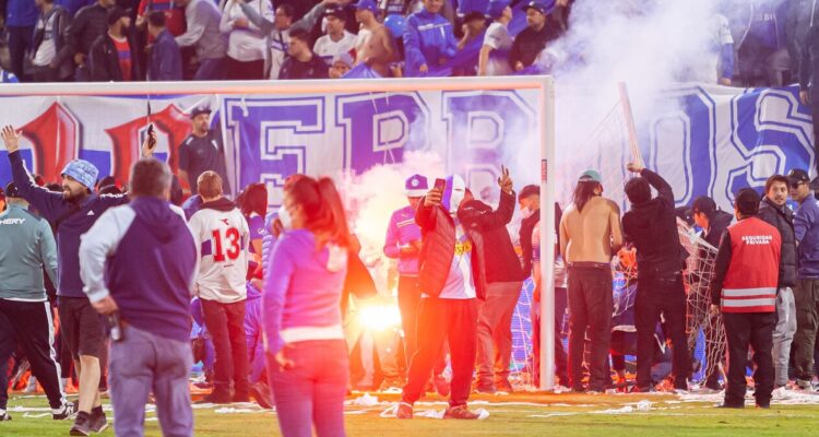 Universidad Católica no pudo terminar su choque ante Audax Italiano.