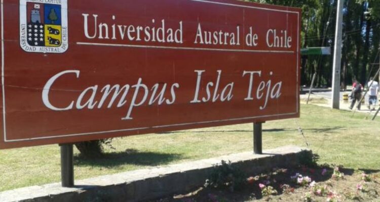 UACh niega crisis económica durante huelga de sindicatos