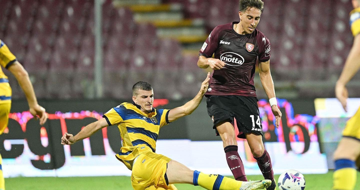 Diego Valencia debutó por el Salernitana en Copa Italia.