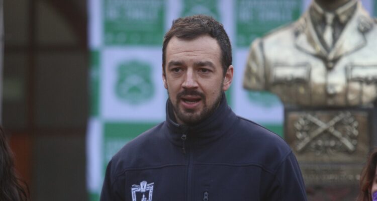 Alcalde Vodanovic anuncia acciones legales contra ambulante de Plaza de Maipú por ataque a guardia