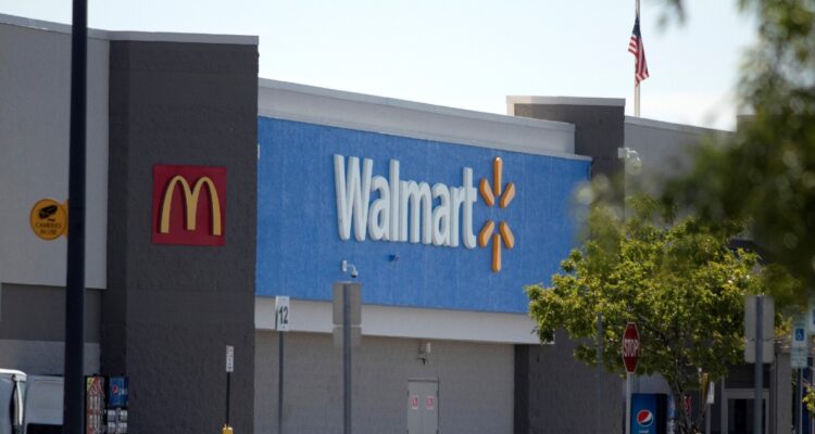 Walmart aplica ronda de despidos en EEUU a consecuencia de la inflación