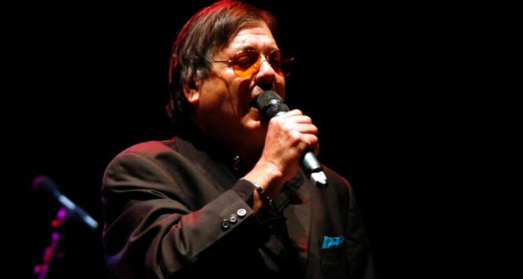 Zalo Reyes es internado en la UCI tras sufrir descompensación diabética