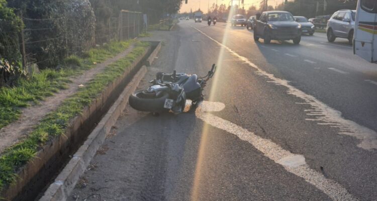 Muere motociclista tras colisión contra camioneta en Temuco