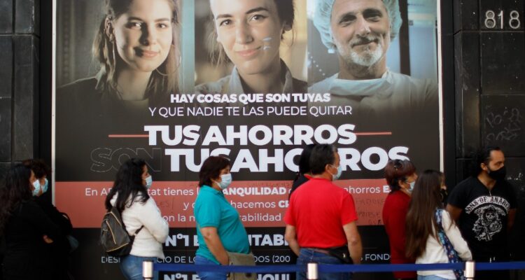 Bono para quienes quedaron con $0 tras retiros de AFP ya lleva un desembolso de US$597,7 millones