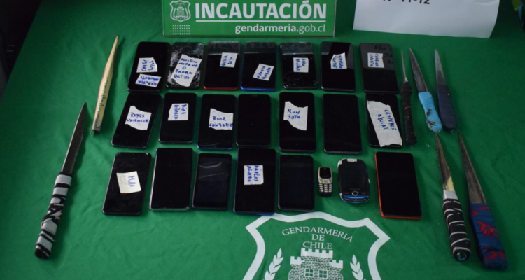 Allanamiento en tres cárceles de Los Lagos permitió incautar 14 armas blancas y 24 celulares