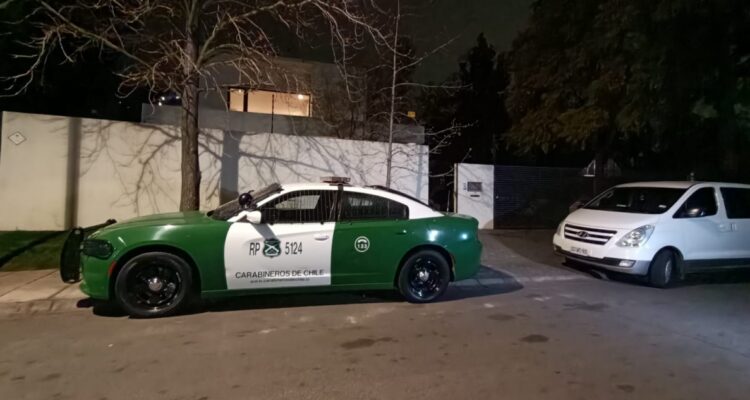 Violento asalto en Vitacura: le robaron pertenencias a 17 personas que compartían en una casa