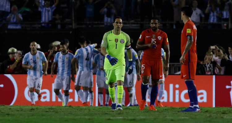 Jean Beausejour cree que Claudio Bravo aún puede ser gran aporte en La Roja