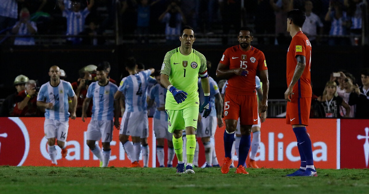 Jean Beausejour cree que Claudio Bravo aún puede ser gran aporte en La Roja
