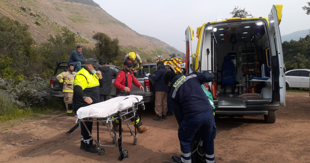 Avioneta cae en un fundo de la comuna de Llay Llay: piloto se encuentra atrapado