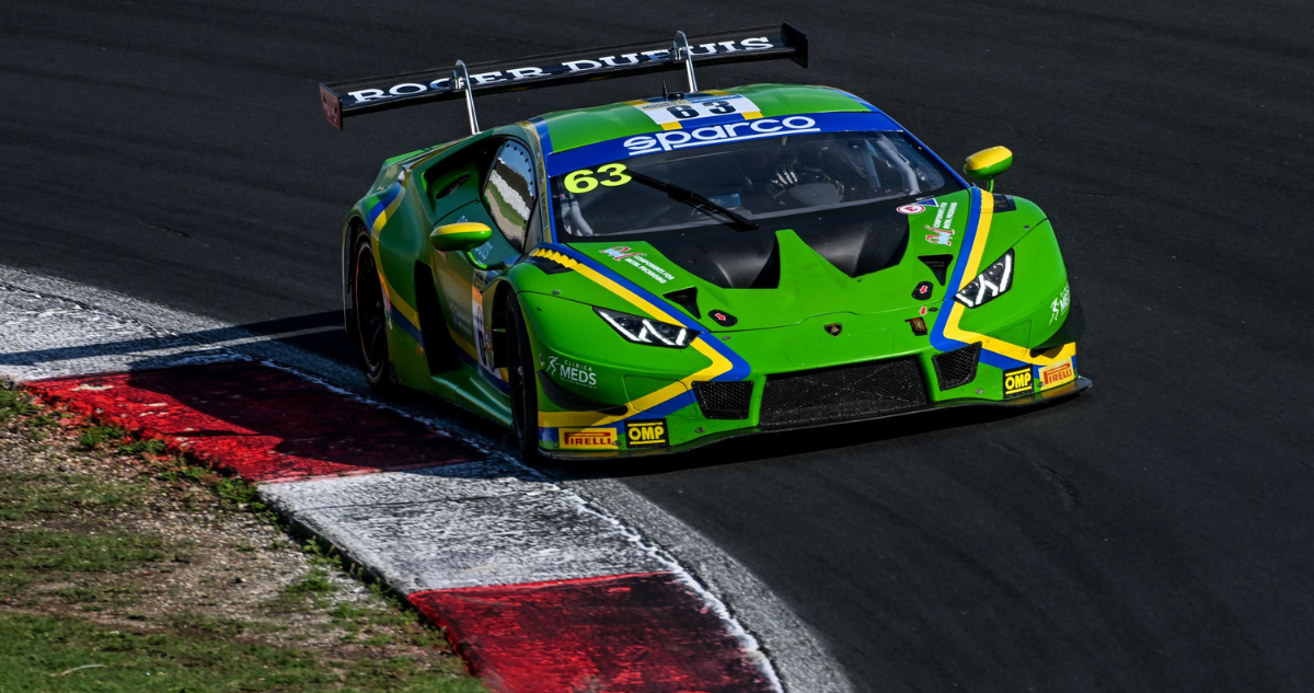 Benjamín Hites defiende el liderato en la competición de Gran Turismo en Italia.