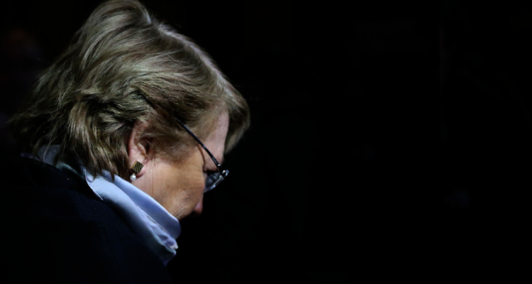 Multan con $4 millones a Bachelet por irregularidades en pago de contribuciones de casa en Caburgua.