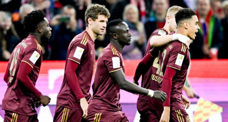 Bayern Múnich aplastó al Bayer Leverkusen de Charles Aránguiz.