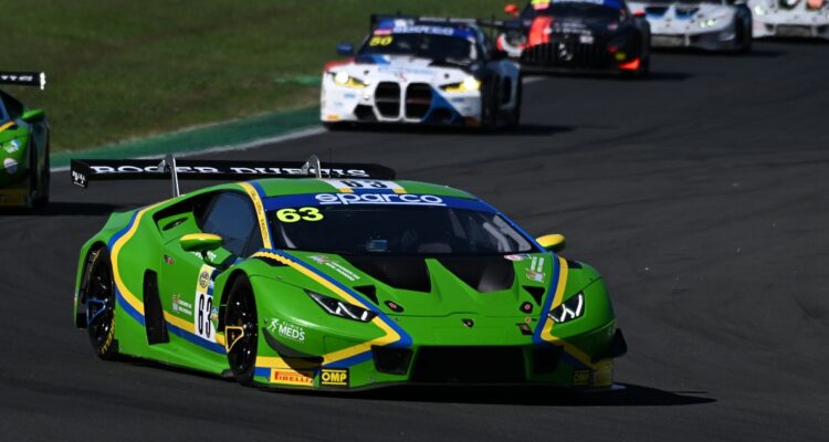 Benjamín Hites pelea el título en GT Italiano