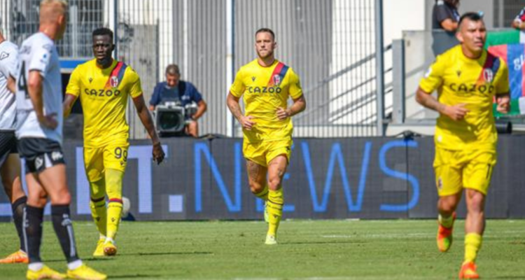El Bologna de Gary Medel iguala en la Serie A.