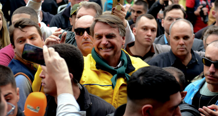 Bolsonaro lamenta ataque contra Cristina Fernández y recuerda atentado del 2018 en su contra