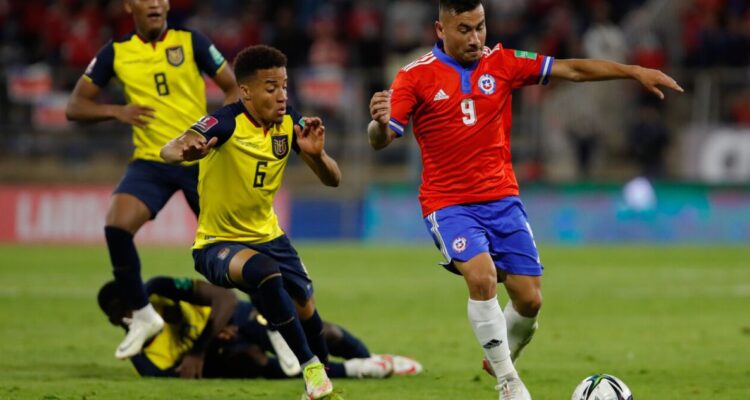 Situación de Byron Castillo vuelve a ilusionar a La Roja.