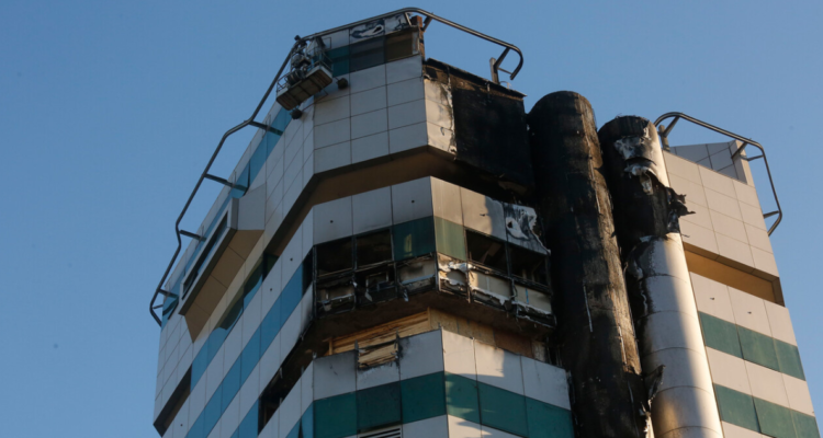Incendio en Caja Los Andes: defensa de acusado compara manifestaciones del 18-O con las del Rechazo.