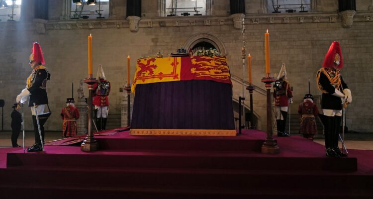 Capilla ardiente de la reina Isabel II