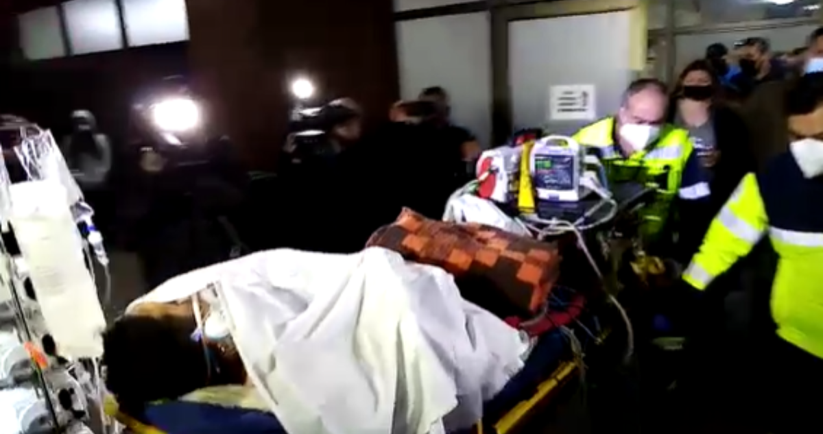 Carabinero baleado en procedimiento por robo de camioneta en Victoria es trasladado a Santiago