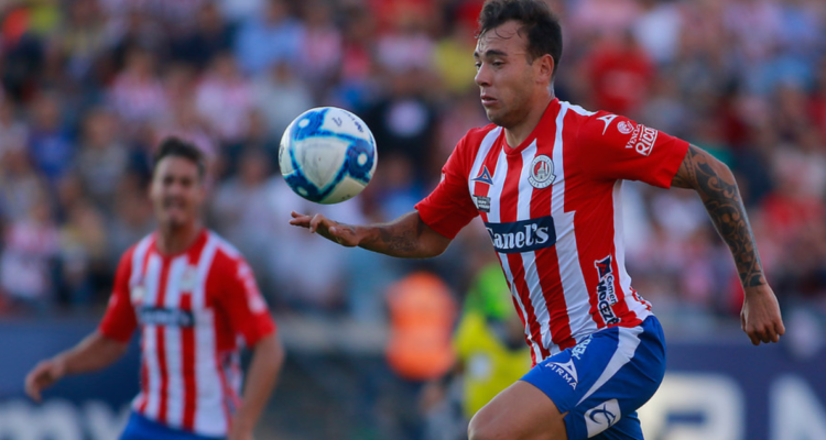 Un nuevo jugador nacionalizado chileno aparece en la orbita de La Roja.