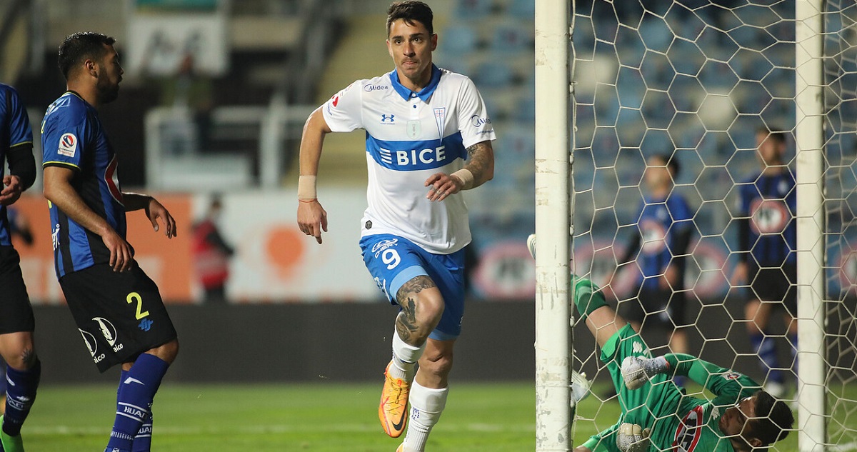 Católica venció a Huachipato con gol de Zampedri